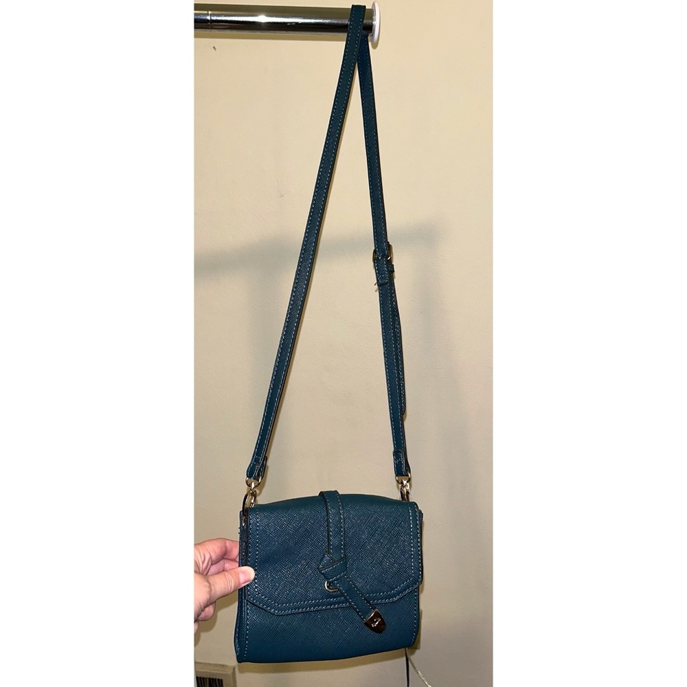 Carpisa Peacock Colored Crossbody Bag